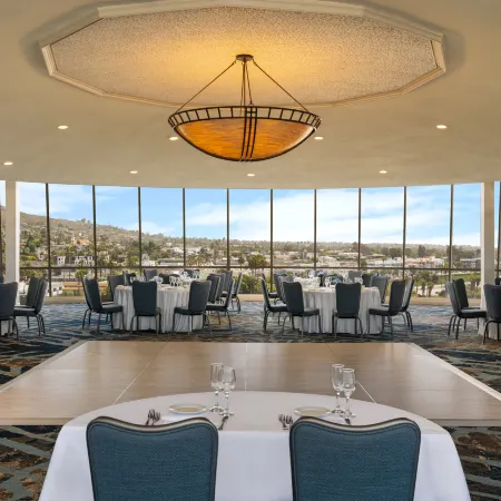 Crowne Plaza VENTURA BEACH by IHG