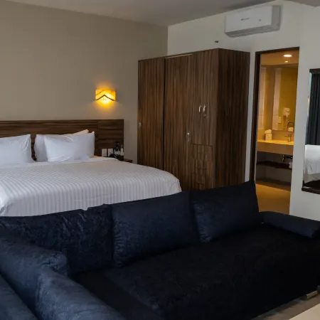 Crown Victoria Hotel