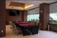 Crown Victoria Hotel - 4-Star