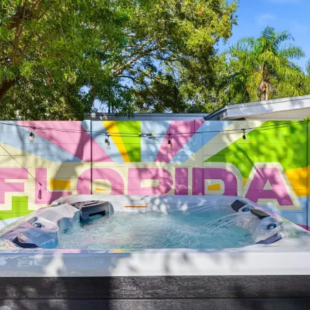 Backyard Oasis Heated Pool Tiki Bar Hot Tub