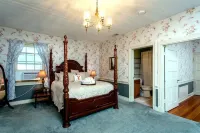 The Buckhorn - Lodging & Event Venue - 2-Star