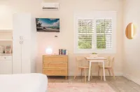Key West Style Cottage - with pool/hot-tub - 3 ดาว