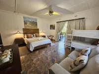 Leopard Corner Lodge - موقف سيارات