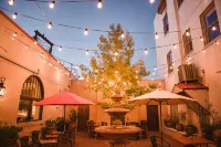 The Holland Hotel - Ramah Hewan Peliharaan
