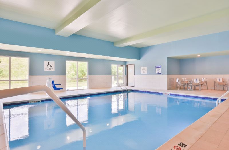 Holiday Inn Express & Suites Salem by IHG photo 2