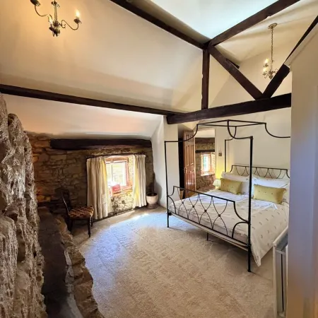 Braunston Manor Cottage: 4-poster beds & ensuites Daventry otelleri