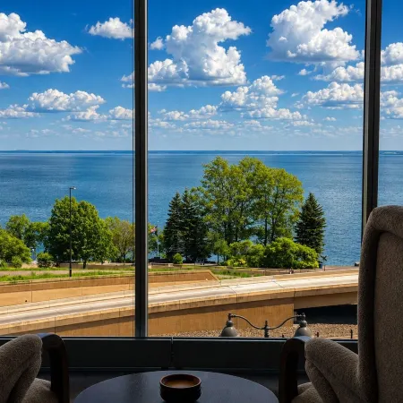The Lakeview Guesthouse