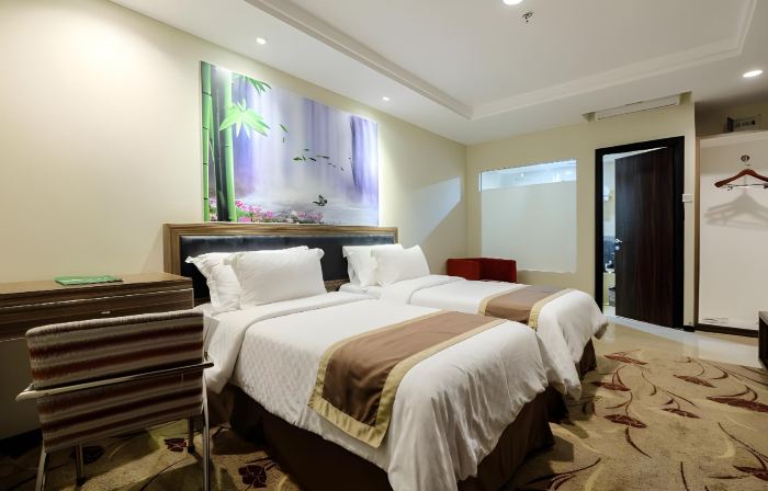 Travellers Hotel Phinisi