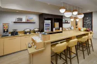 曼徹斯特波士頓地區機場TownePlace Suites飯店 - 早餐