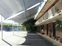Aquajet Motel - parking