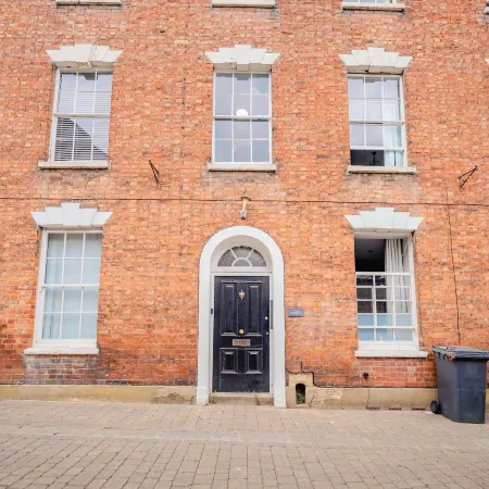 Central Gloucestershire Flat 1 Bedroom  Sleeps 6