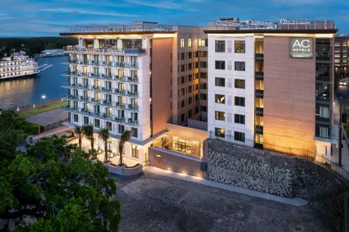 AC Hotel Savannah Historic District - Baarit