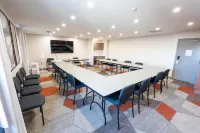 Comfort Suites - 2-Star