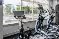 Hampton Inn & Suites by Hilton Arlington Crystal City DCA - Bãi đậu xe