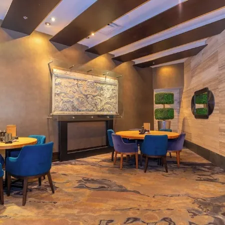 Sandman Signature Vancouver Airport Hotel & Resort