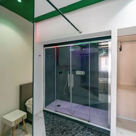 GreRos Dante H, by ClaPa Group Dilsocated Hospitality