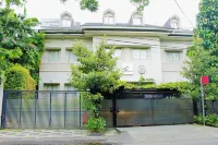 W Home Senopati - Pensions