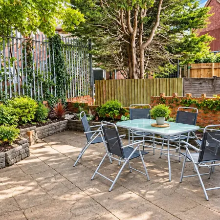 Cathays 6Br Gem: New, Hot Tub, City Close