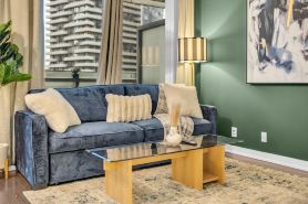 Harbourfront Retreat Near the Waterfront