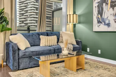 Harbourfront Retreat Near the Waterfront Hôtels à : East York-The Beach