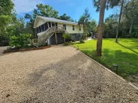 GULF ACCESS  home w/ dockage, private yard & 2 min walk to eat and stores! - Boutique