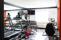 Ramada by Wyndham Surrey/Langley - Phòng Gym