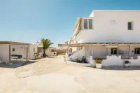 Mykonos Eight - parkir