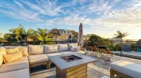 Saltaire by Avantstay Rooftop Deck + Firepit + Wet Bar Walk to Beach + Trail - 3-Star