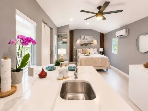 Cozy Escape Free Parking Private Patio - Wifi