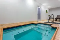 La Quinta Inn & Suites by Wyndham Columbus - Edinburgh - Hot Tub