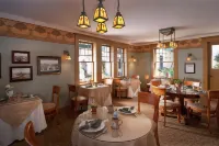 1906 Lodge Hotels in Coronado