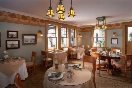 1906 Lodge Отели рядом с достопримечательностью «Vietnam Unit Memorial Monument»