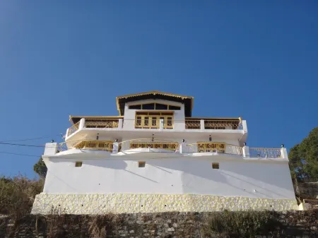 Aqua de Vida Отели рядом с достопримечательностью «Shree Kainchi Hanuman Mandir»