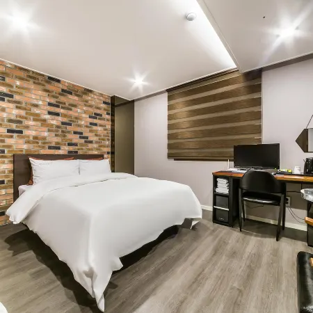 Incheon (Sungui Station) Bomnal Отели рядом с достопримечательностью «Университет Иньхы»