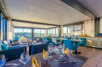 Logis Hôtels - le Belvédère - Hôtel 2 étoiles et Restaurant - 朝食
