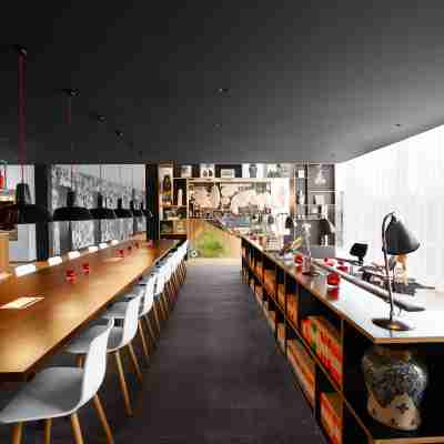 Citizenm Rotterdam Dining/Meeting Rooms