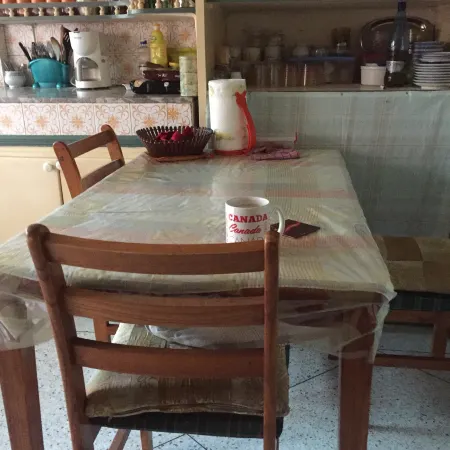 Property Located in a Quiet Area Close to the Train Station and Town Отели рядом с достопримечательностью «Хаммам Зиани»