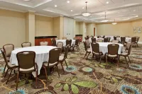 DoubleTree by Hilton Brunswick Hotels in Brunswick