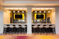 DoubleTree by Hilton Hotel Savannah Historic District - bar