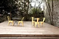 Saint Charles Hôtel & Coliving Biarritz Hotels in Біарріц