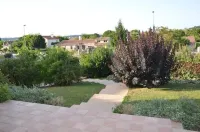 Chambres d'hôtes et spa "côté jardin" Hôtels à : Agen
