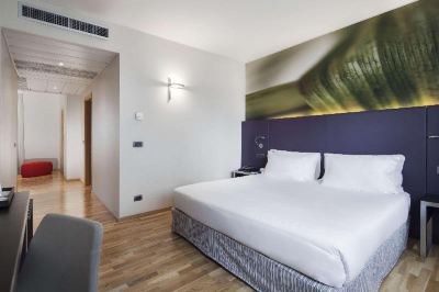 ジュニアスイート(キングベッド) NH ミラノ コンコルディアの写真