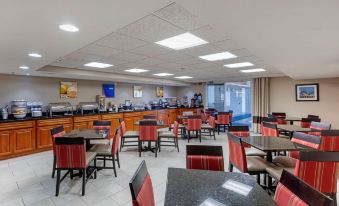 Comfort Inn & Suites Jackson - West Bend