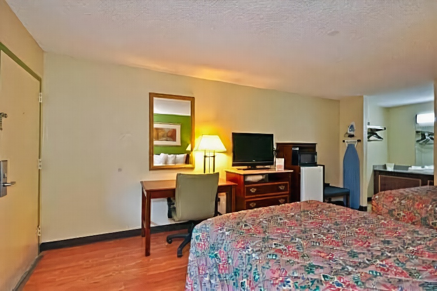 Country Hearth Inn & Suites Marietta