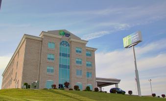Holiday Inn Express & Suites Somerset Central