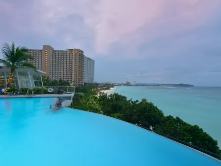 Guam Reef Hotel Отели в г. Тамунинг