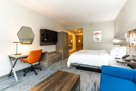 Holiday Inn Express & Suites Charlottesville