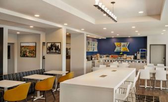 Microtel Inn & Suites by Wyndham Aurora