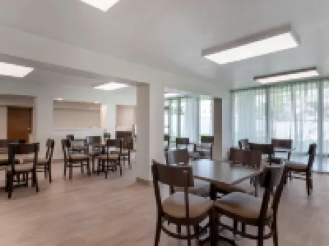 聖彼得斯堡騎士酒店 皮尼拉斯縣酒店