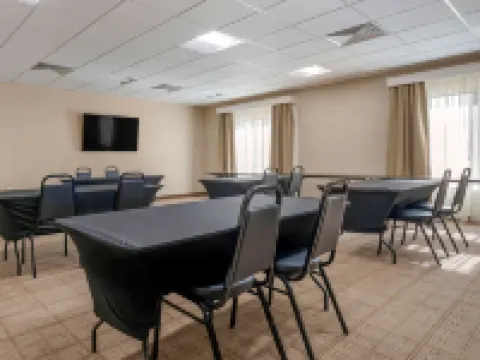 Comfort Inn & Suites Hotels in Nicollet County